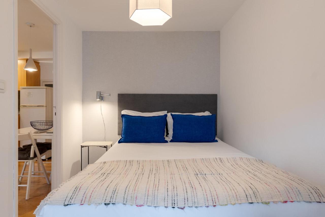 Contemporary Apartment In Chiado 3 Lisbon Bagian luar foto