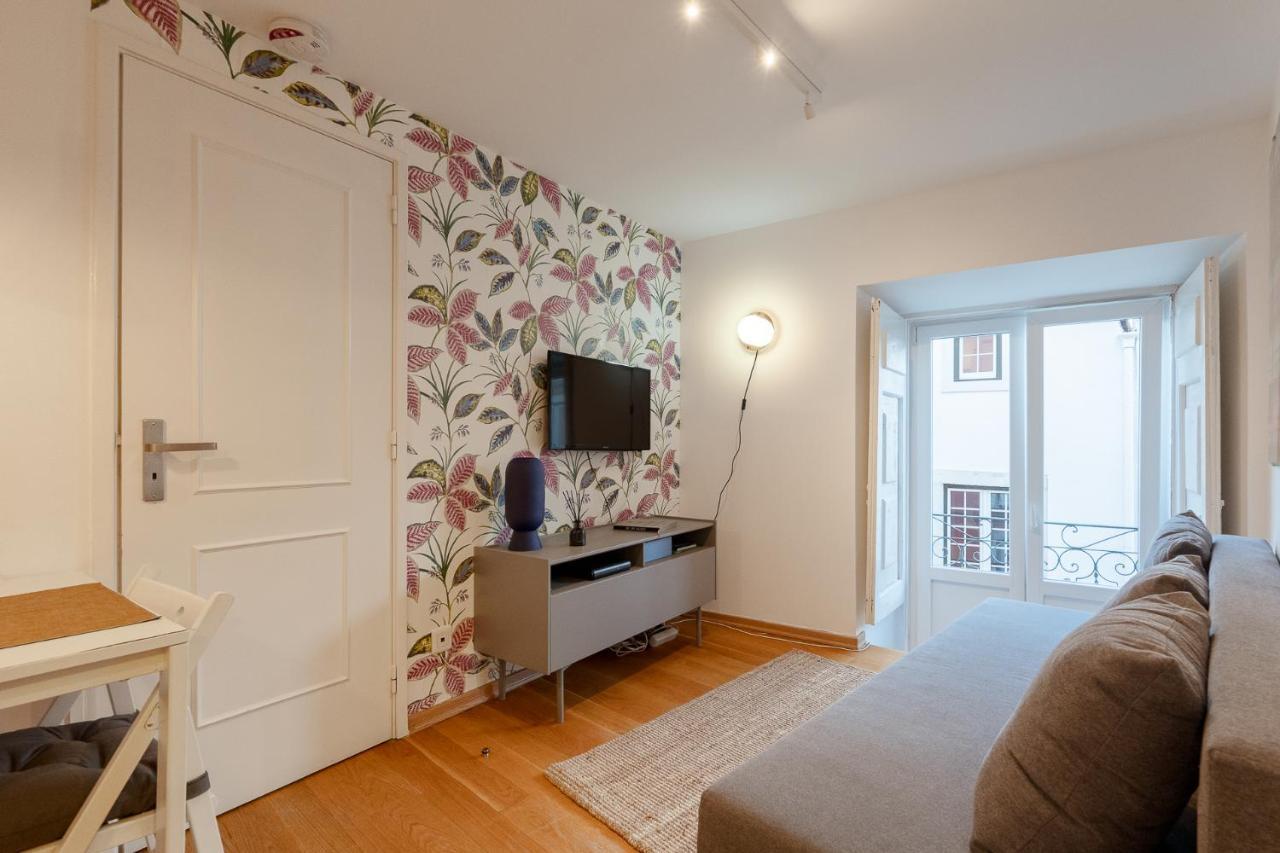 Contemporary Apartment In Chiado 3 Lisbon Bagian luar foto