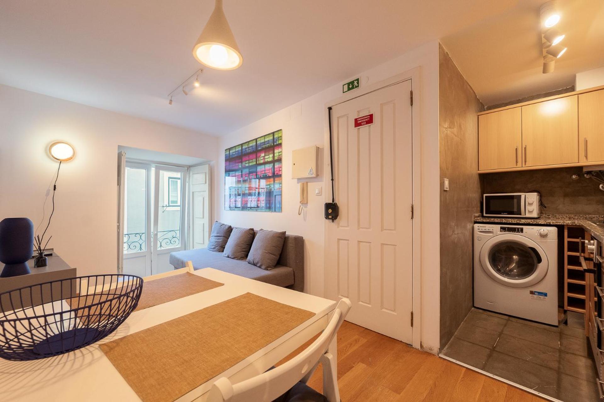 Contemporary Apartment In Chiado 3 Lisbon Bagian luar foto